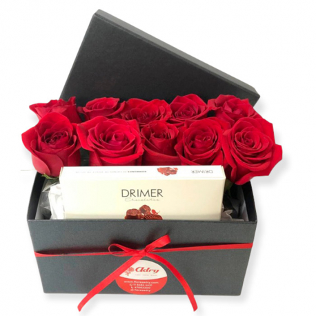 Caja con rosas importadas y chocolates